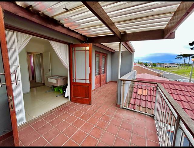 3 BEDROOM HOUSE FOR SALE IN RUYTERWACHT